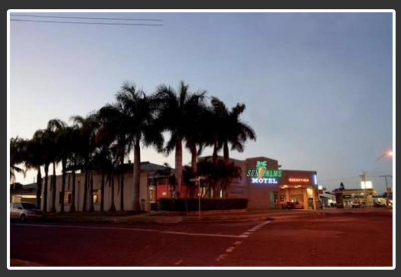 SunPalms Hotel Motel