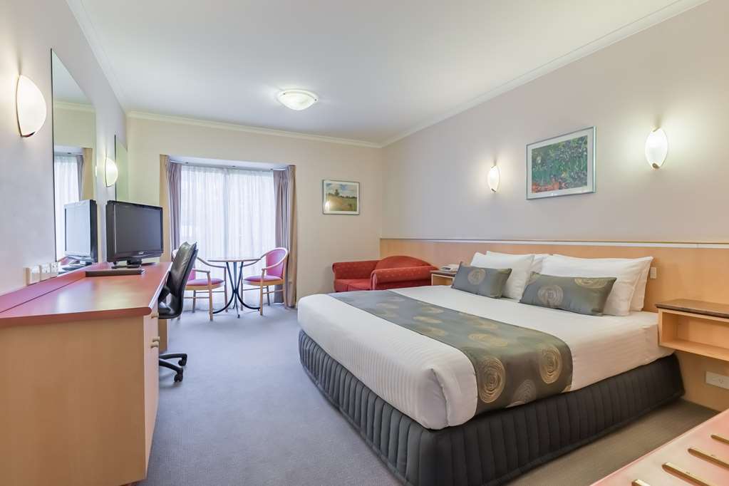 Waverley International Hotel